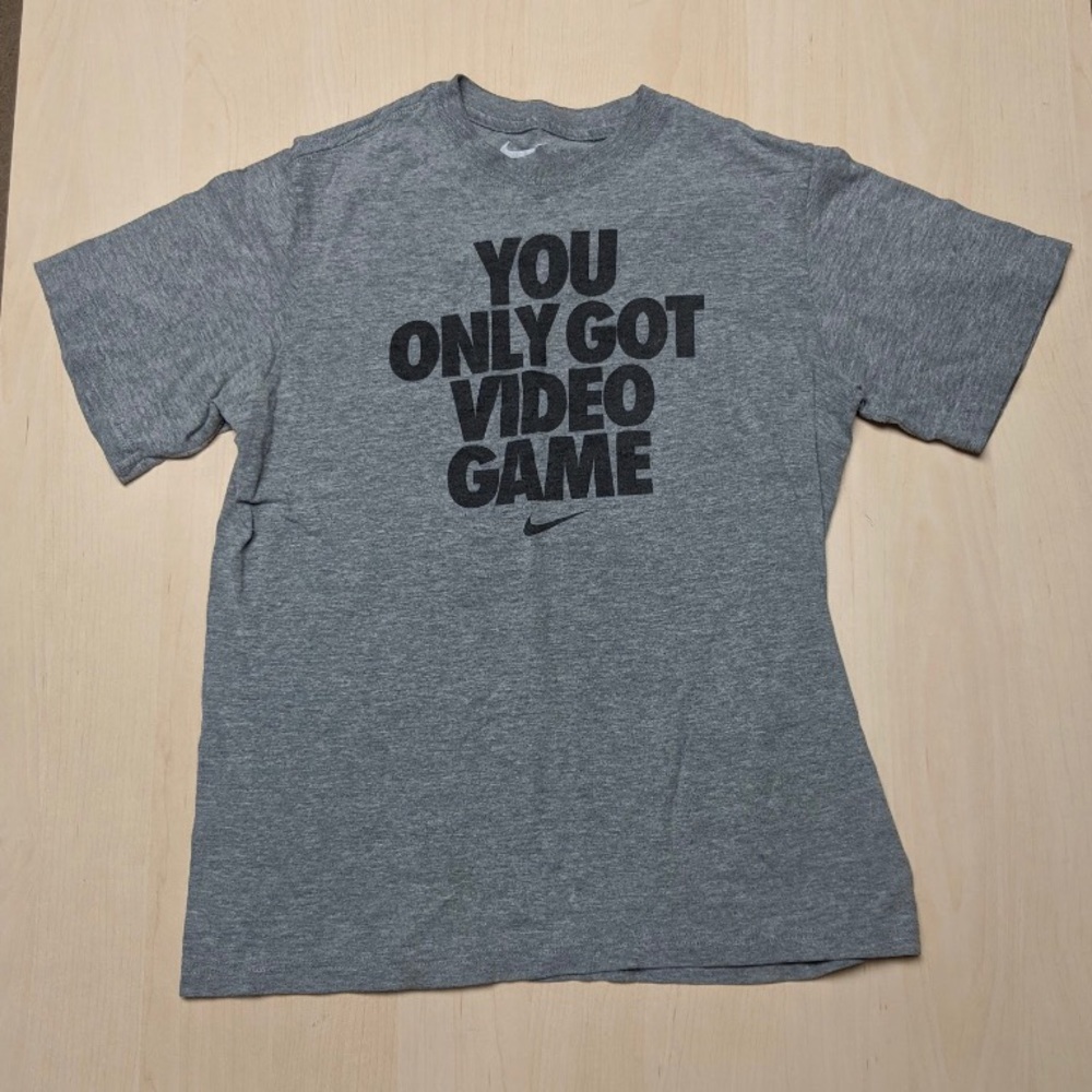 Light gray Boy’s Nike shirt